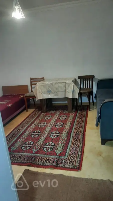 Kirayə verilir 1 otaqlı həyət evi 30 m²