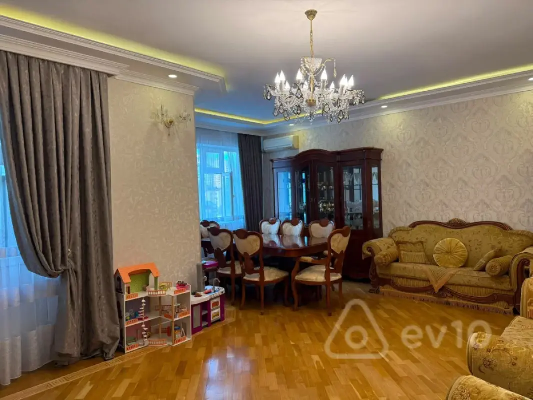 Satılır 3 otaqlı yeni tikili 110 m²