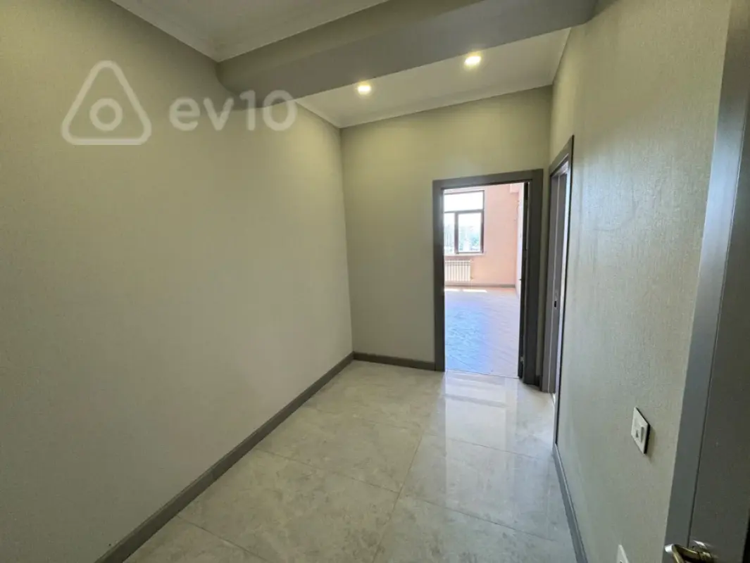 Satılır 2 otaqlı yeni tikili 64 m²