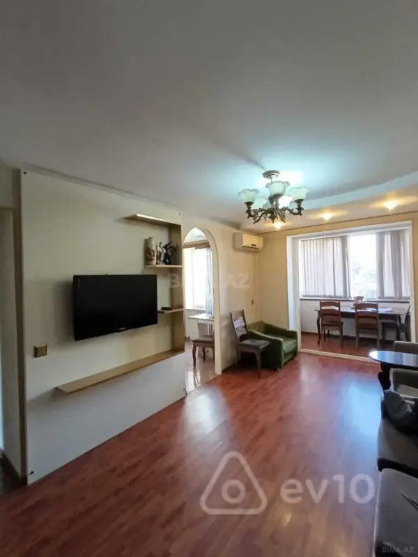 Kirayə verilir 3 otaqlı köhnə tikili 65 m²