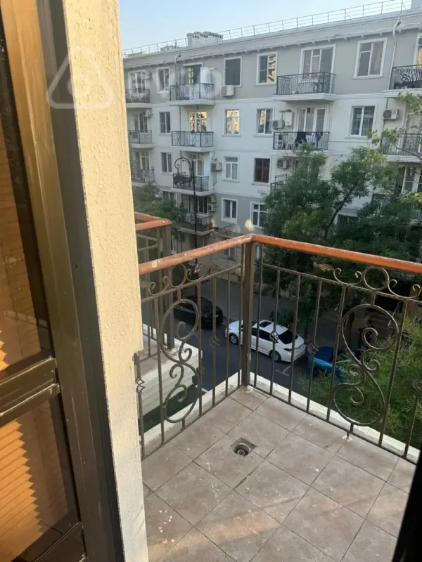 Kirayə verilir 3 otaqlı köhnə tikili 85 m²