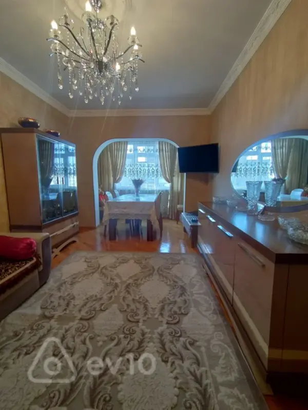 Kirayə verilir 3 otaqlı köhnə tikili 90 m²