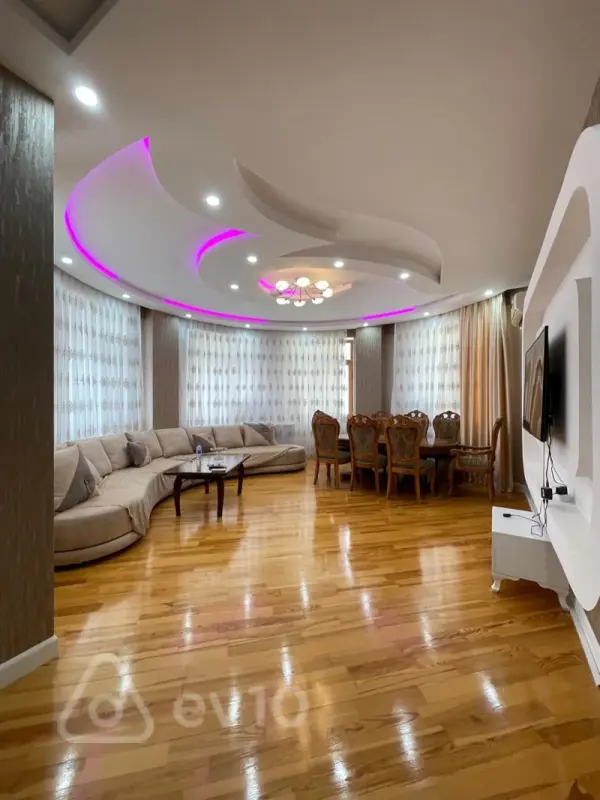 Kirayə verilir 2 otaqlı yeni tikili 110 m²