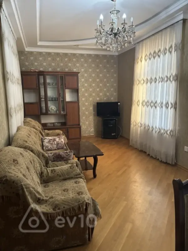 Kirayə verilir 3 otaqlı köhnə tikili 85 m²