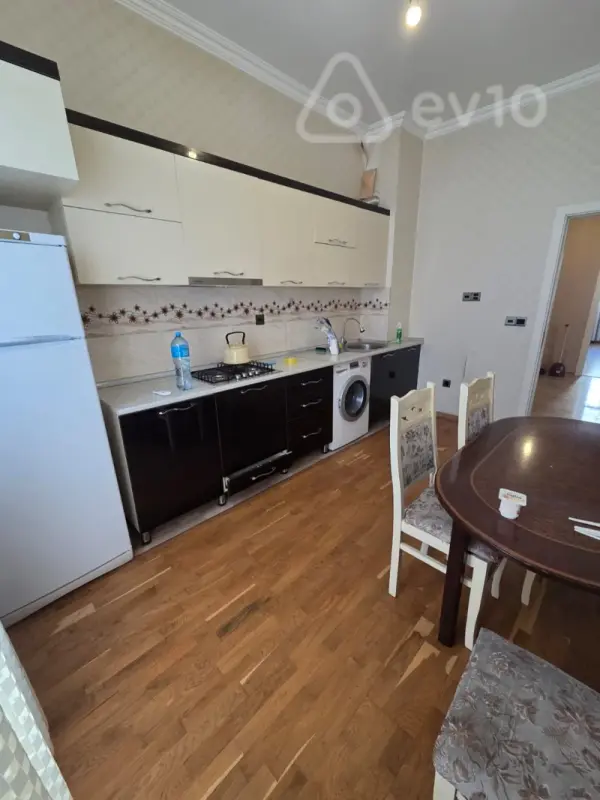Kirayə verilir 4 otaqlı yeni tikili 95 m²
