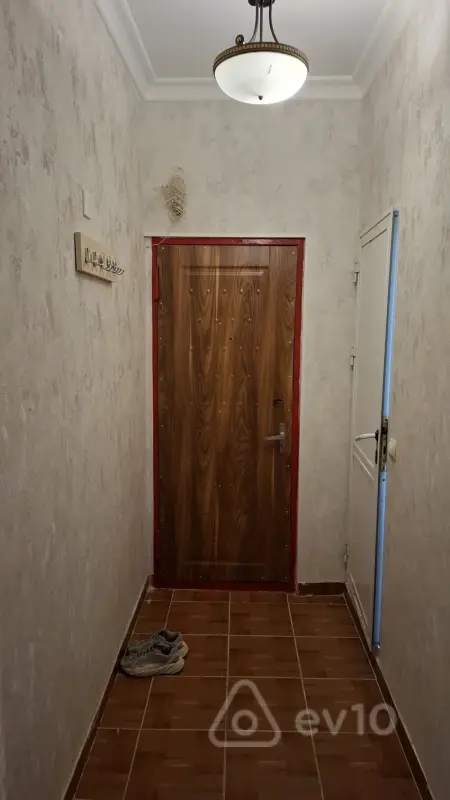 Kirayə verilir 2 otaqlı köhnə tikili 60 m²