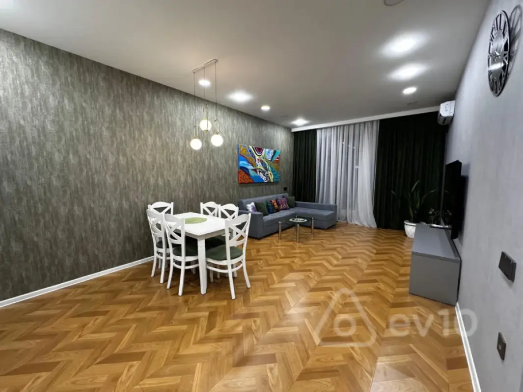 Kirayə verilir 3 otaqlı yeni tikili 110 m²