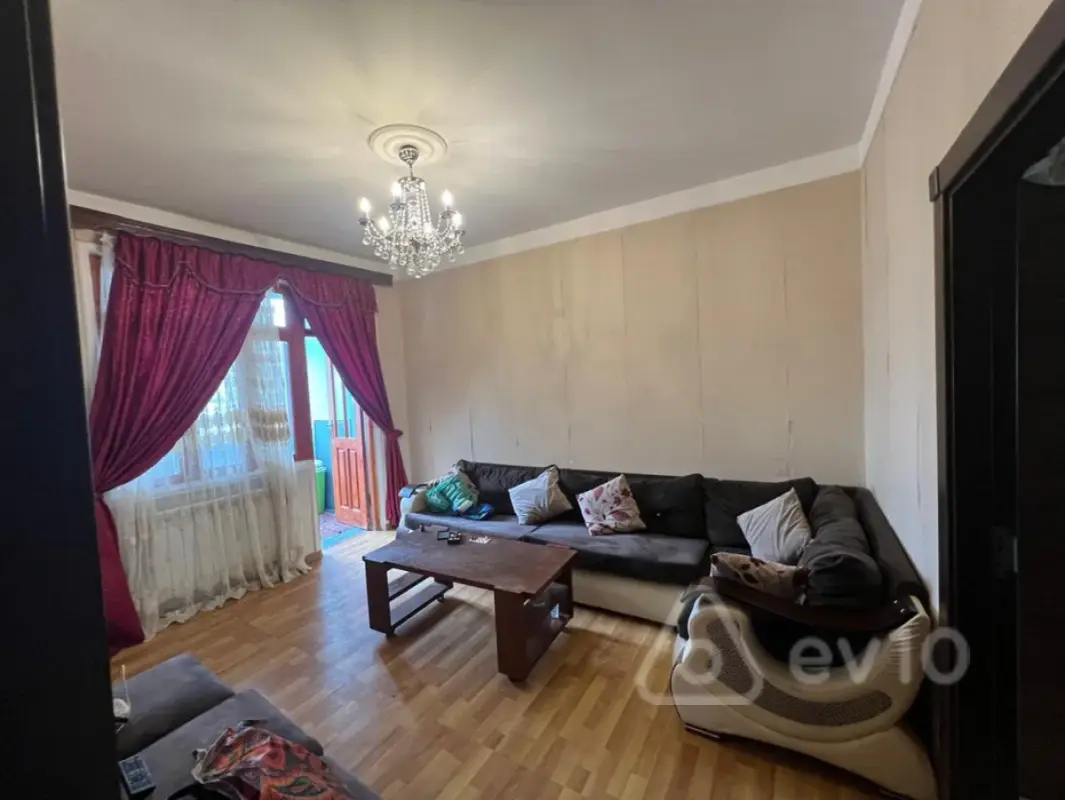 Kirayə verilir 2 otaqlı köhnə tikili 55 m²