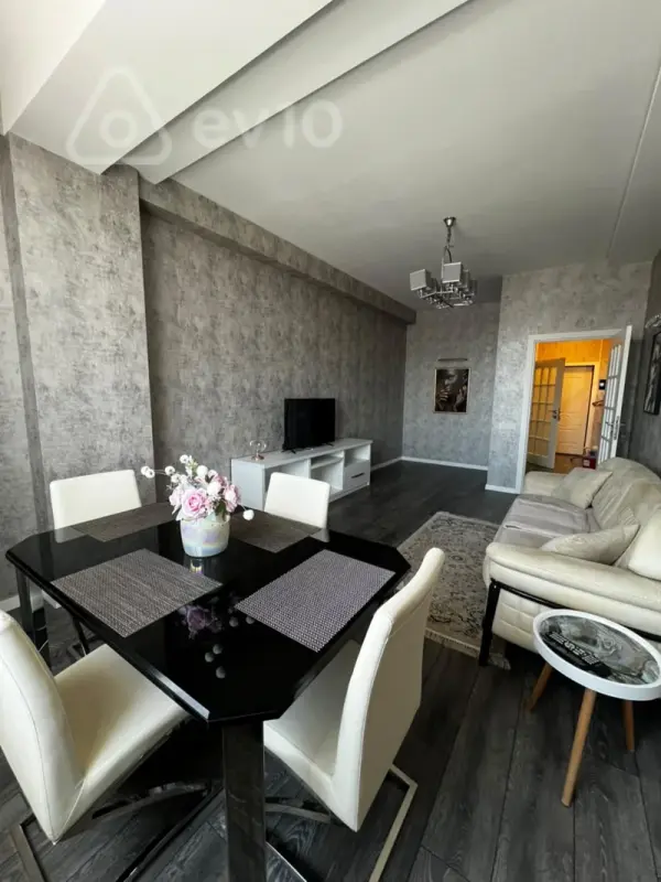 Kirayə verilir 2 otaqlı yeni tikili 65 m²