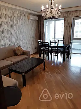 Kirayə verilir 2 otaqlı köhnə tikili 65 m² — Bakı, Səbail 2 otaq 65.00 m²