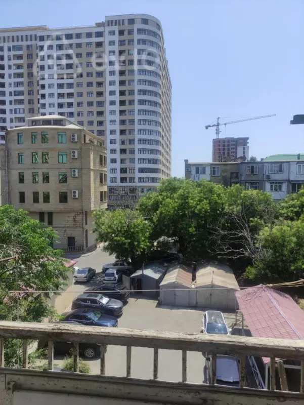 Kirayə verilir 2 otaqlı köhnə tikili 50 m²