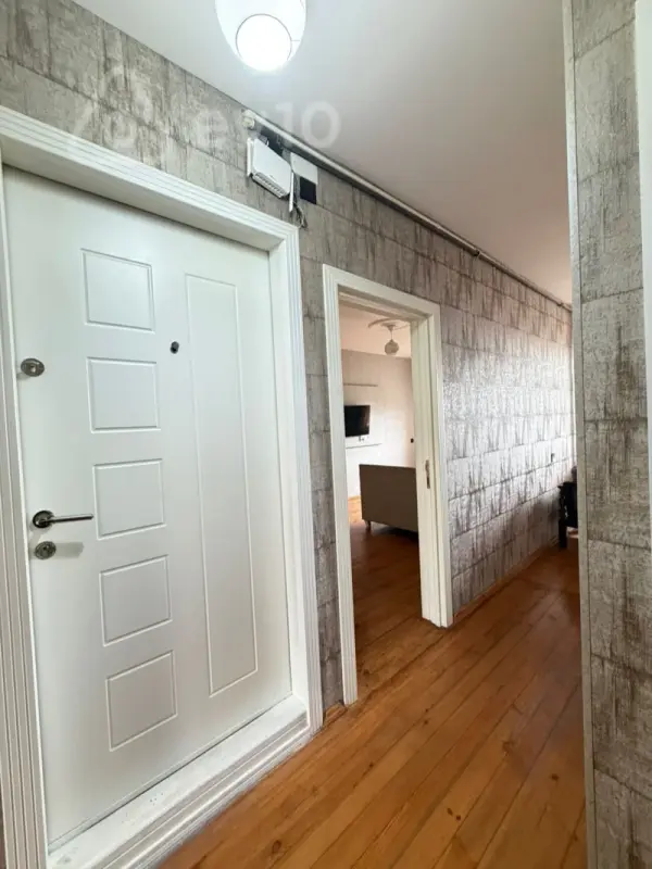 Kirayə verilir 2 otaqlı köhnə tikili 72 m²