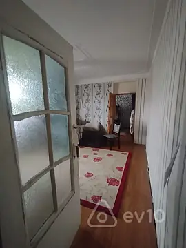 Satılır 5 otaqlı köhnə tikili 130 m² — Bakı, Səbail 5 otaq 130.00 m²