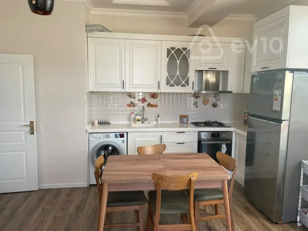 Kirayə verilir 3 otaqlı yeni tikili 90 m²