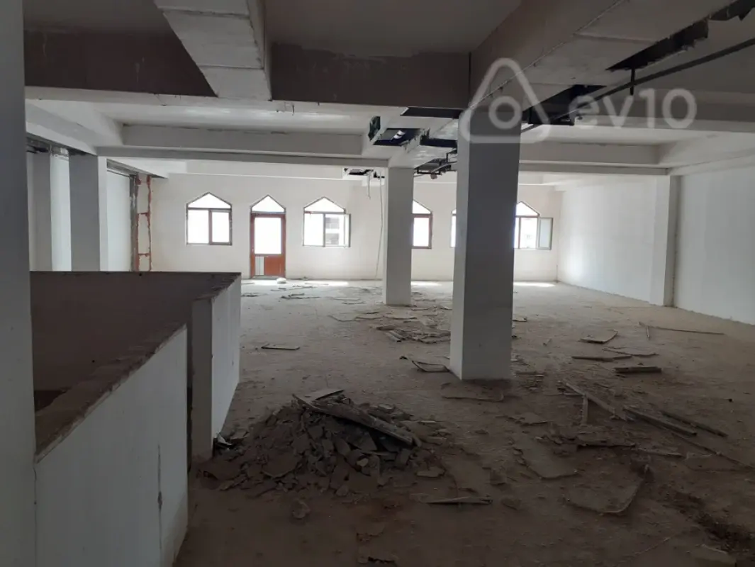 Kirayə verilir 5 otaqlı ofis 125 m²