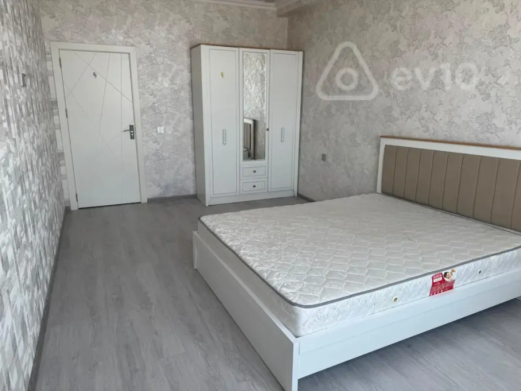 Kirayə verilir 2 otaqlı yeni tikili 68 m²