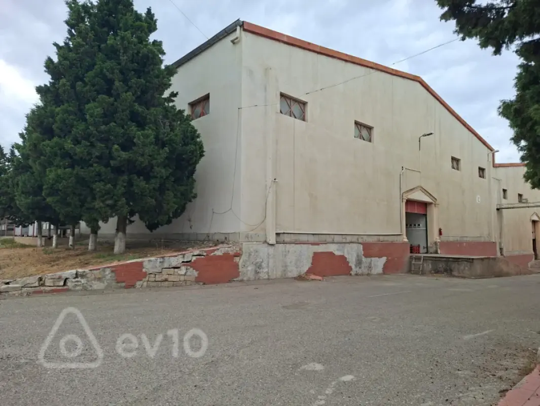 Kirayə verilir mənzil 400 m²