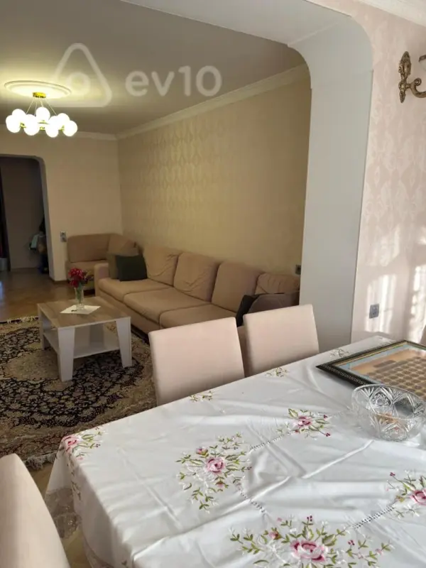 Kirayə verilir 3 otaqlı köhnə tikili 75 m²