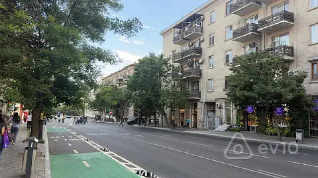 Kirayə verilir 3 otaqlı köhnə tikili 100 m² — Bakı, Nəsimi 3 otaq 100.00 m²