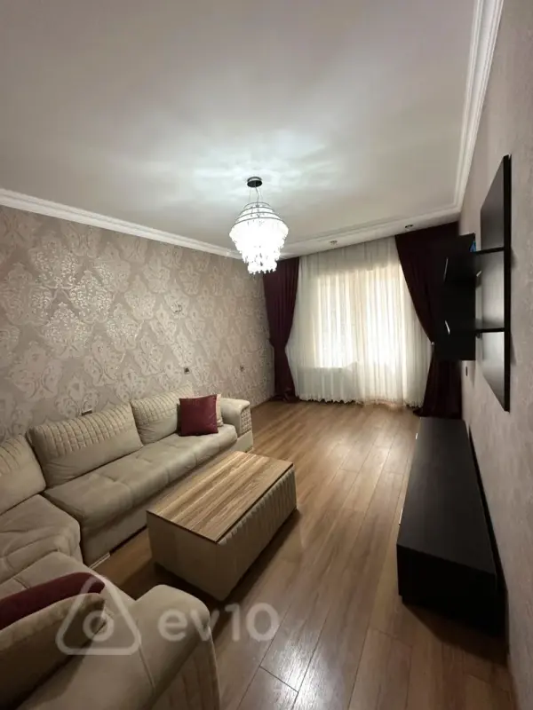 Kirayə verilir 3 otaqlı köhnə tikili 135 m²