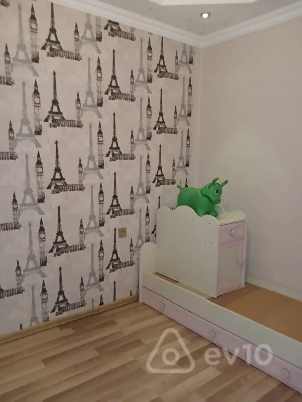 Kirayə verilir 3 otaqlı köhnə tikili 110 m²