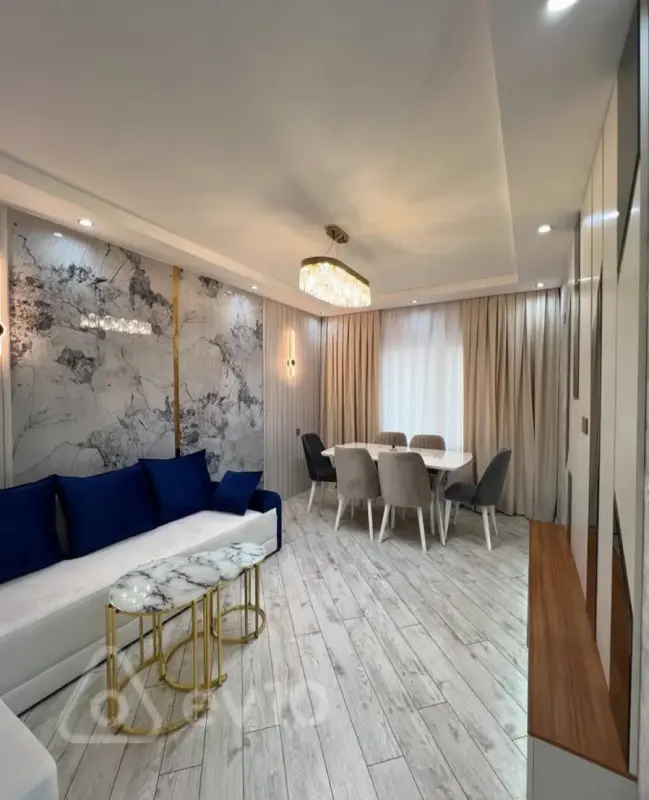 Satılır 2 otaqlı köhnə tikili 55 m²