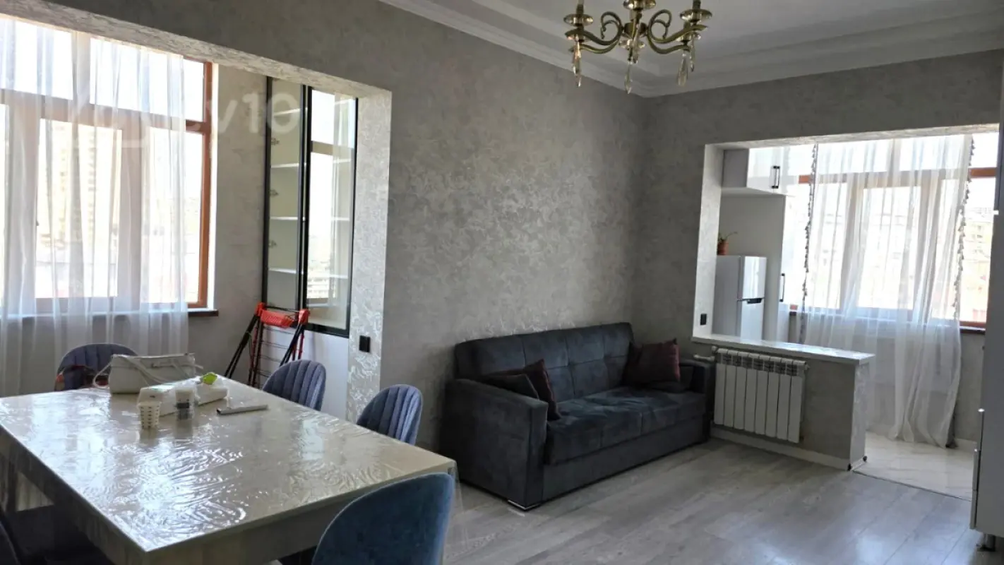 Kirayə verilir 2 otaqlı köhnə tikili 50 m²