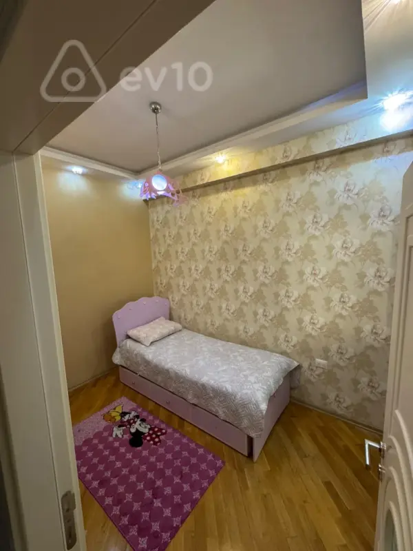 Kirayə verilir 4 otaqlı yeni tikili 120 m²