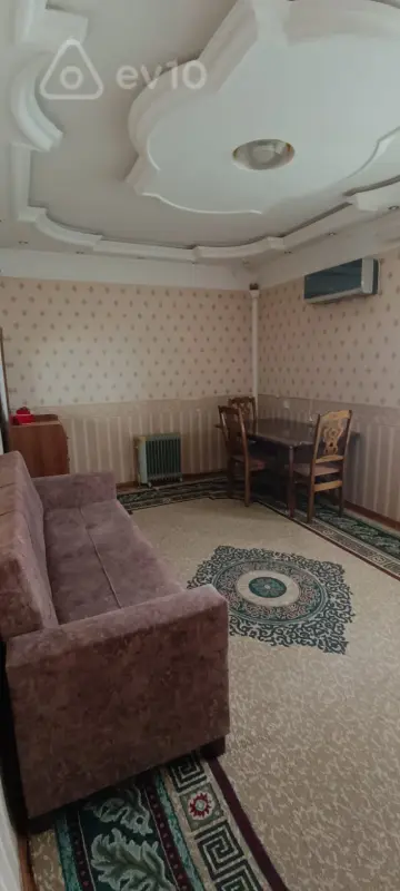 Kirayə verilir 2 otaqlı köhnə tikili 70 m²