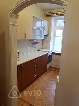 Kirayə verilir 3 otaqlı köhnə tikili 70 m² — Bakı, Nərimanov 3 otaq 70.00 m²