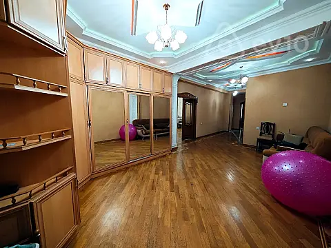 Kirayə verilir 3 otaqlı yeni tikili 150 m² — Bakı, Nərimanov 3 otaq 150.00 m²
