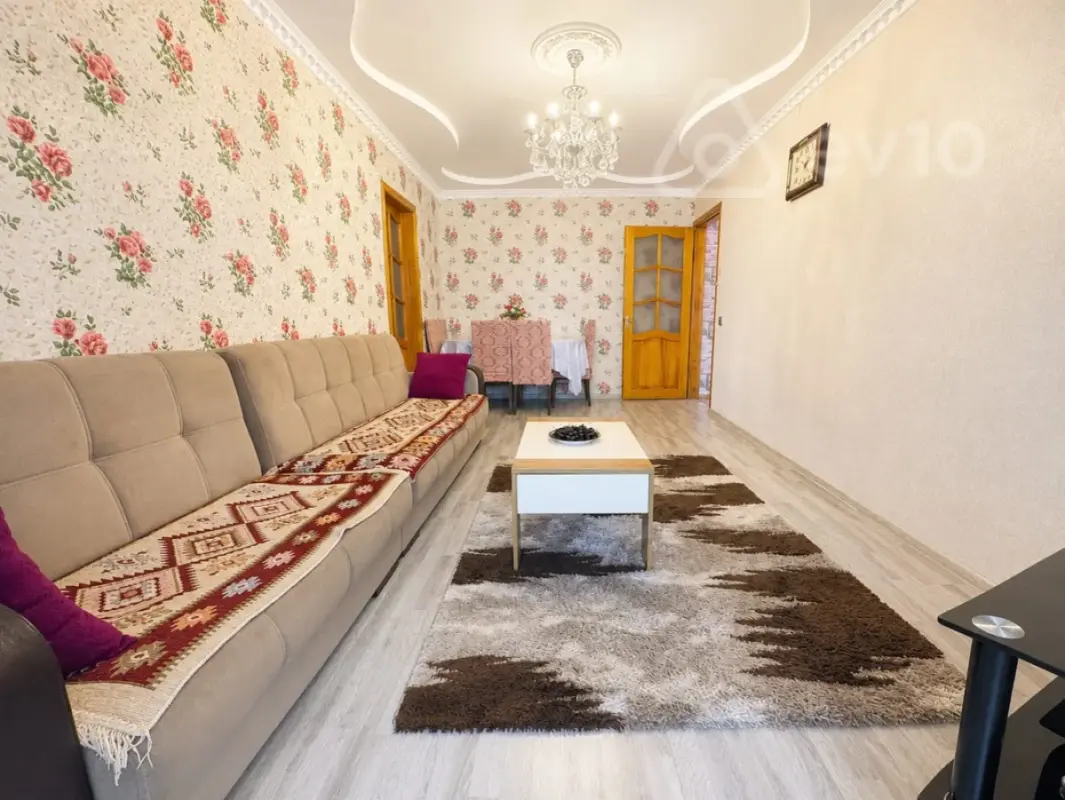 Satılır 2 otaqlı köhnə tikili 50 m²