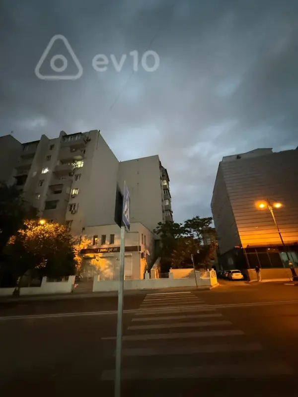 Satılır 3 otaqlı köhnə tikili 65.6 m²
