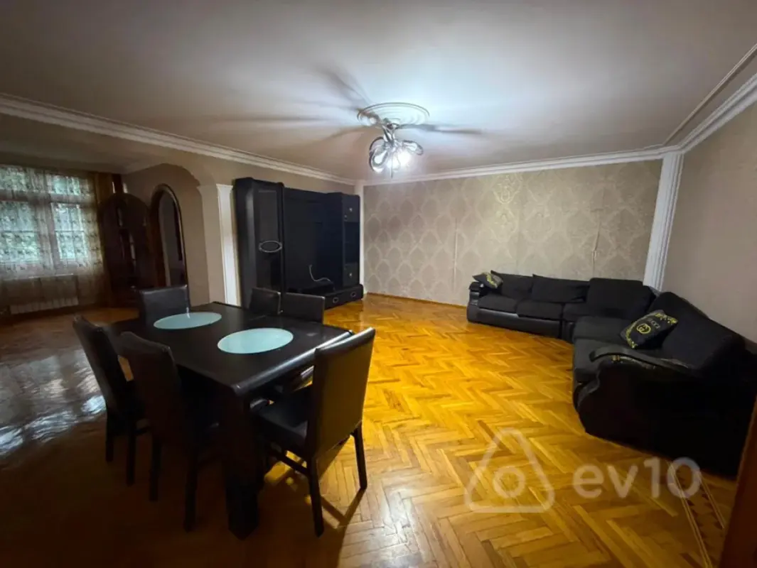 Kirayə verilir 3 otaqlı köhnə tikili 90 m²