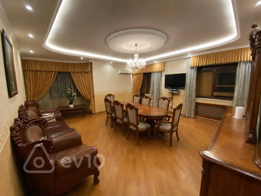 Kirayə verilir 4 otaqlı yeni tikili 185 m²