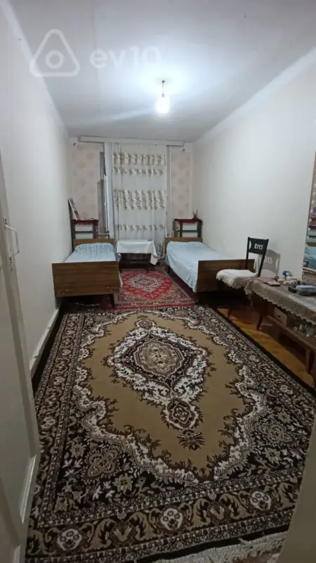 Satılır 3 otaqlı köhnə tikili 80 m²