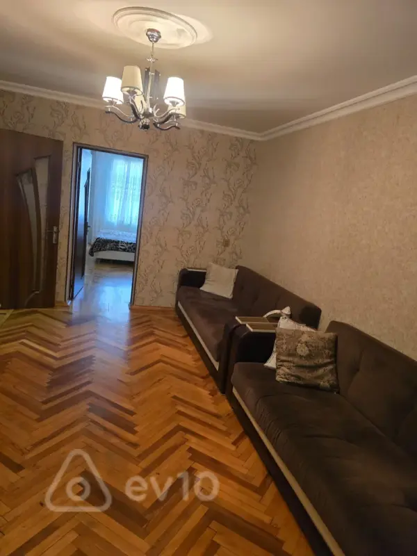 Kirayə verilir 2 otaqlı köhnə tikili 45 m²