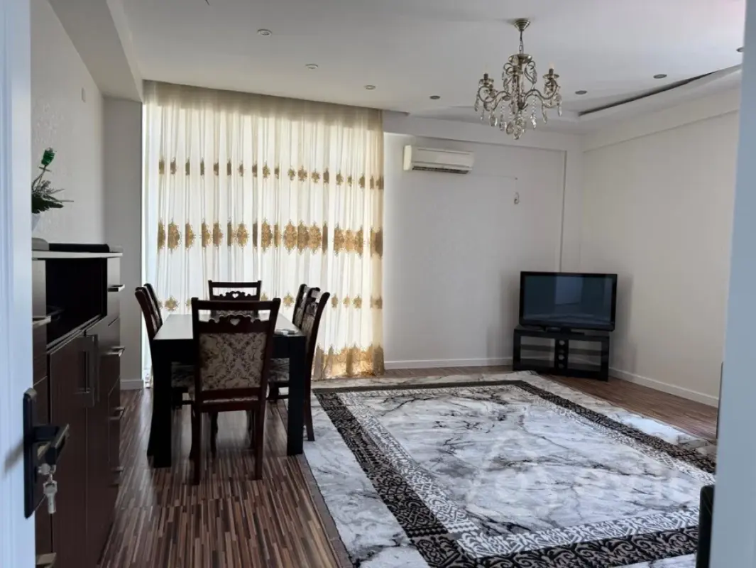 Kirayə verilir 3 otaqlı yeni tikili 135 m²