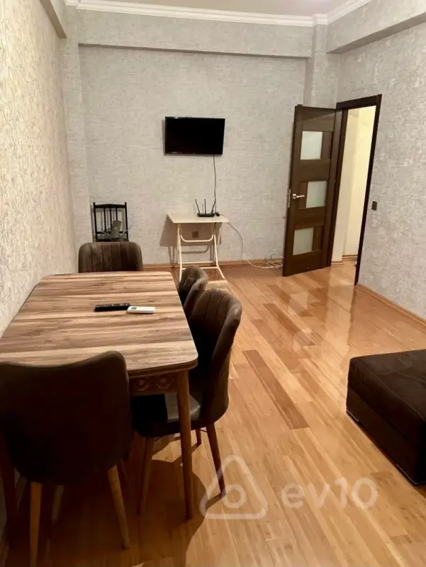 Kirayə verilir 2 otaqlı yeni tikili 65 m²