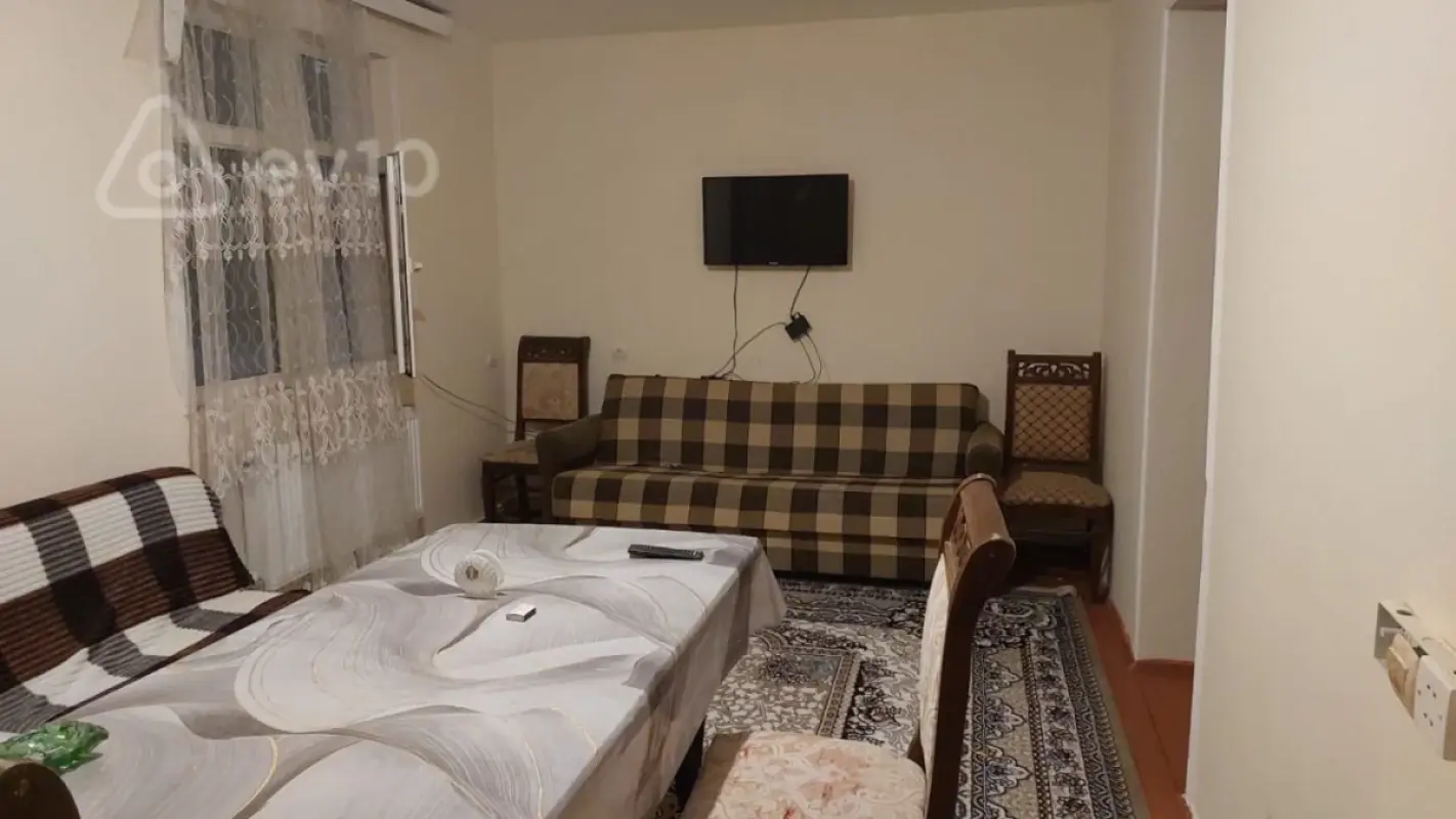 Kirayə verilir 2 otaqlı köhnə tikili 60 m²