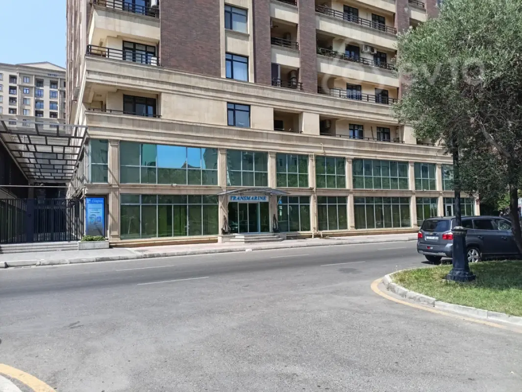 Kirayə verilir mənzil 1270 m²