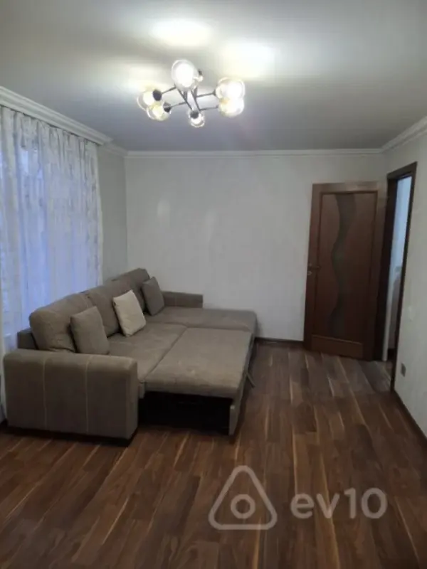 Kirayə verilir 1 otaqlı köhnə tikili 50 m²