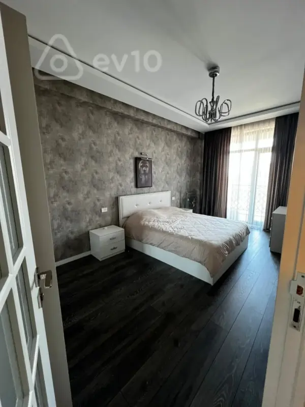 Kirayə verilir 2 otaqlı yeni tikili 65 m²