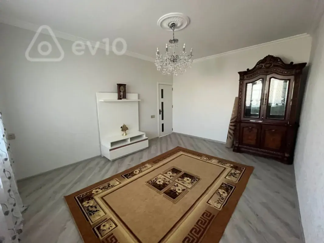Kirayə verilir 2 otaqlı köhnə tikili 70 m²