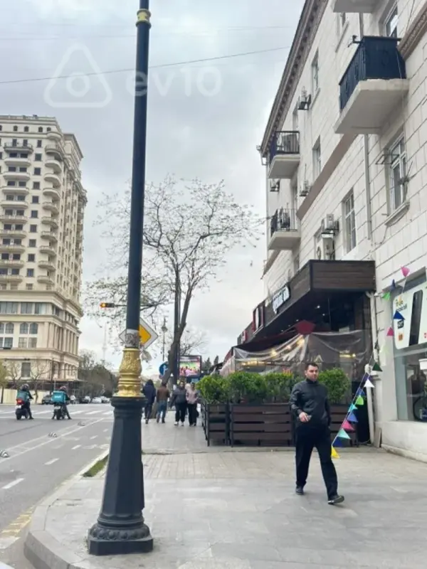 Satılır 1 otaqlı köhnə tikili 35 m²