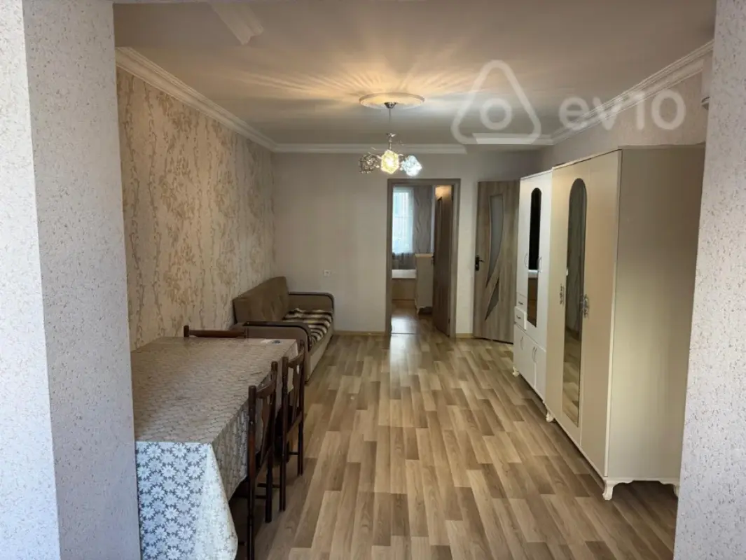 Kirayə verilir 2 otaqlı köhnə tikili 65 m²