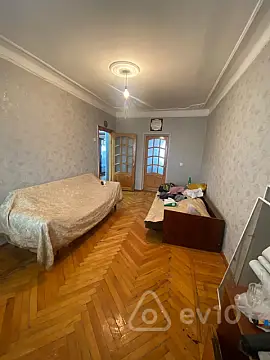 Kirayə verilir 4 otaqlı köhnə tikili 70 m² — Bakı, Nərimanov 4 otaq 70.00 m²