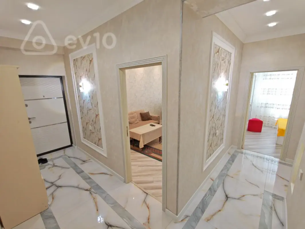 Kirayə verilir 2 otaqlı köhnə tikili 52 m²