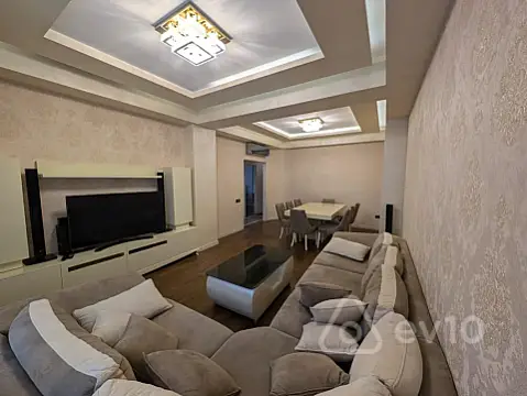 Kirayə verilir 4 otaqlı yeni tikili 130 m² — Bakı, Nərimanov 4 otaq 130.00 m²