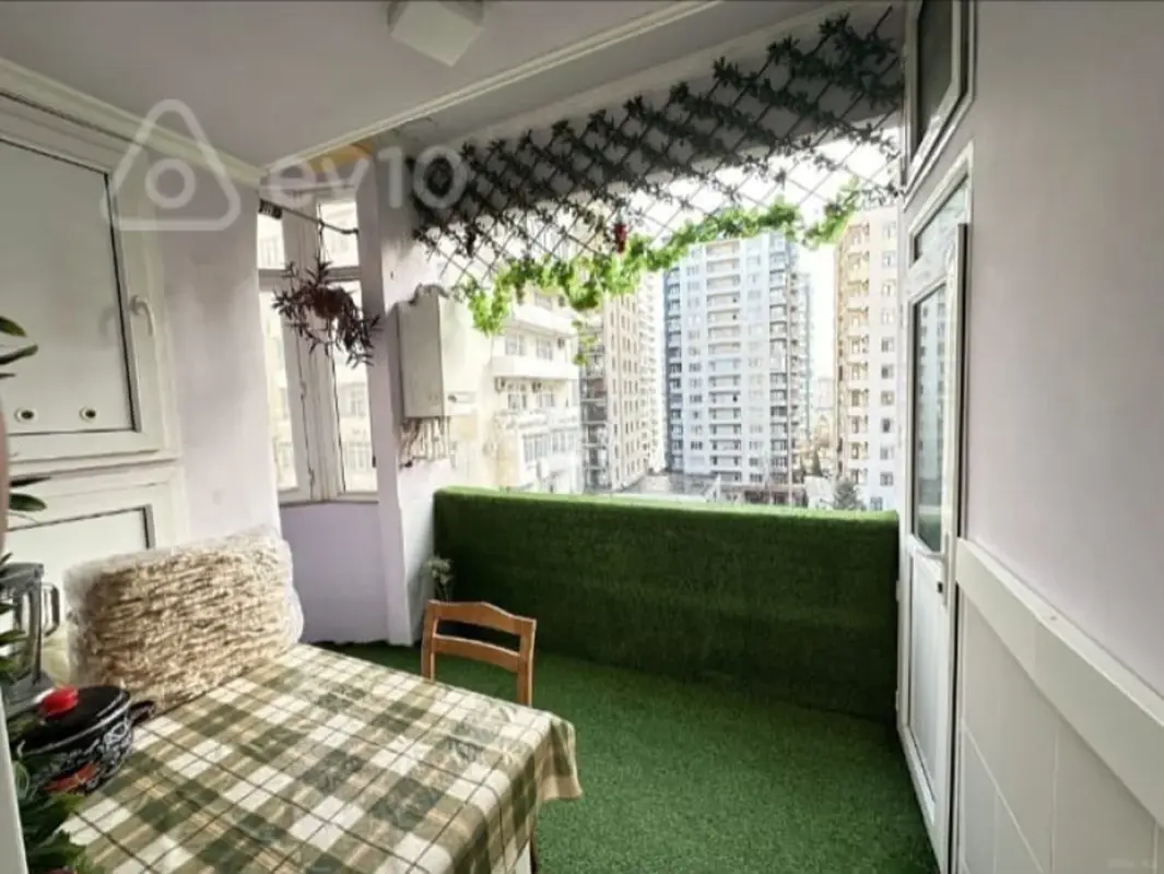 Kirayə verilir 4 otaqlı yeni tikili 180 m²